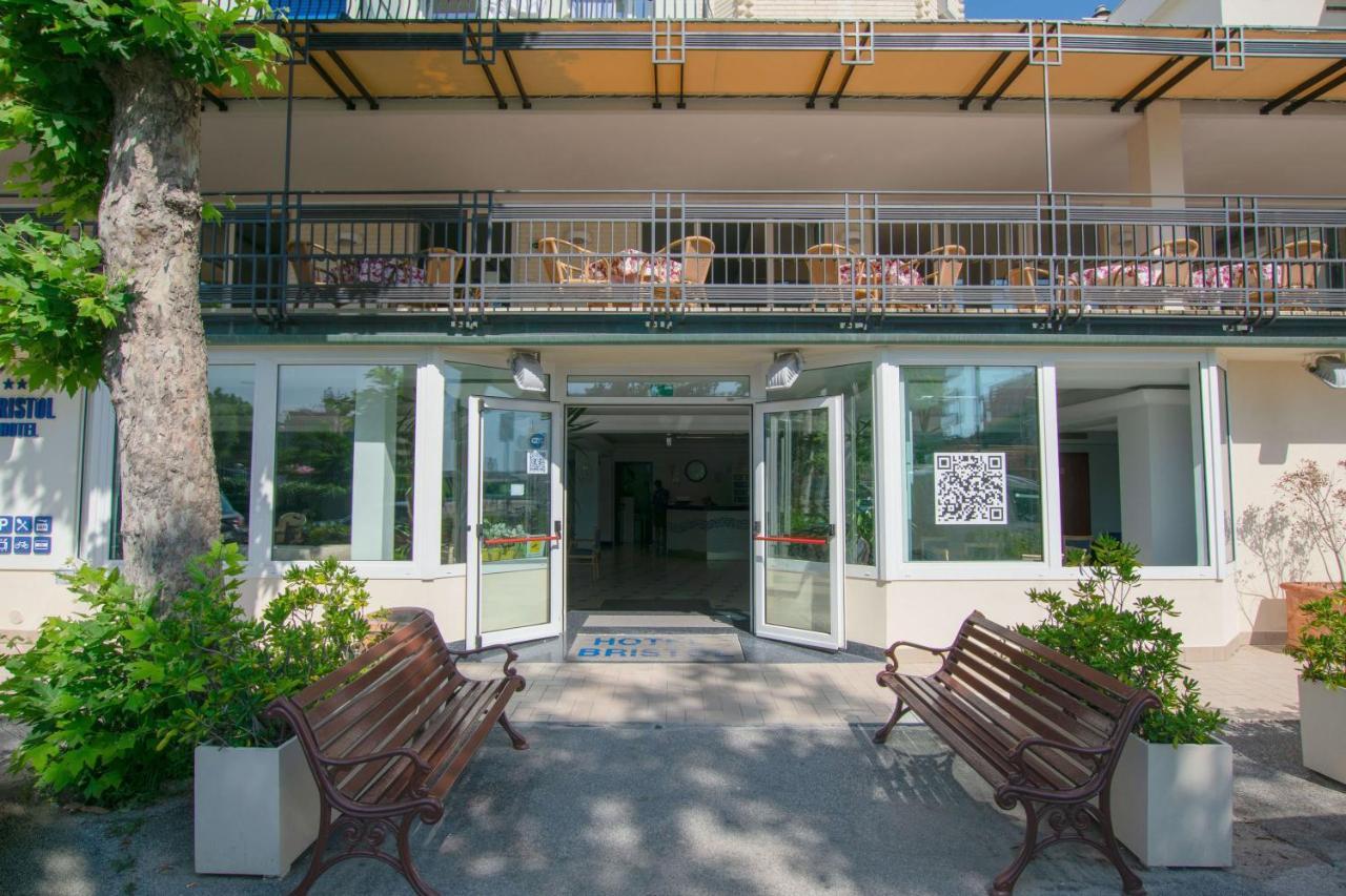 Hotel Bristol Misano Adriatico Exteriör bild