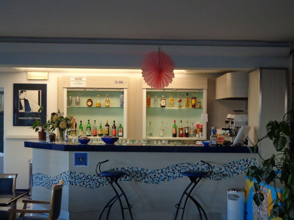 Hotel Bristol Misano Adriatico Exteriör bild