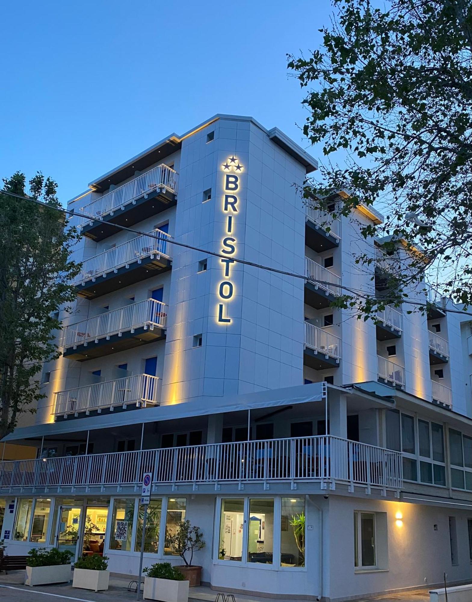 Hotel Bristol Misano Adriatico Exteriör bild