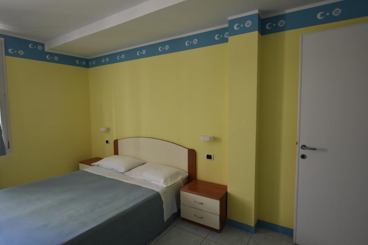 Hotel Bristol Misano Adriatico Exteriör bild