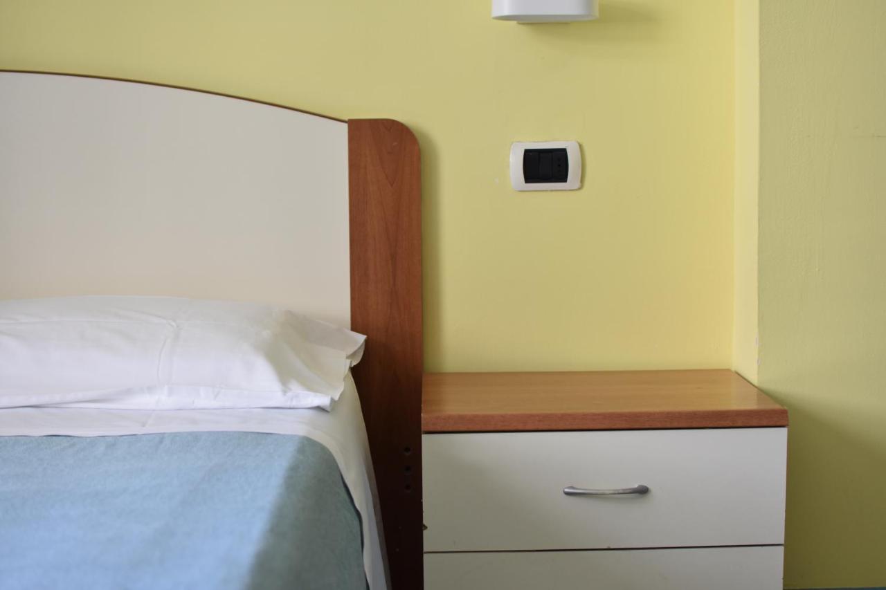 Hotel Bristol Misano Adriatico Exteriör bild