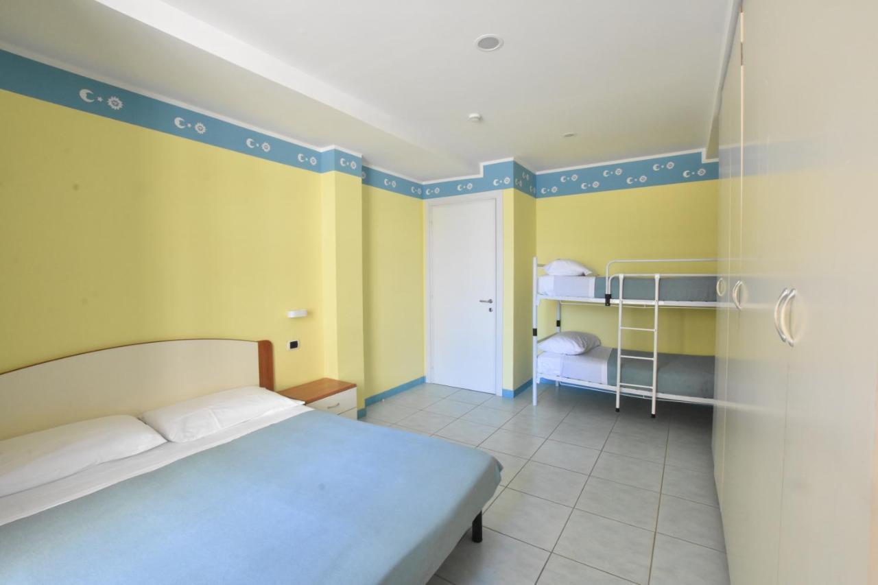 Hotel Bristol Misano Adriatico Exteriör bild